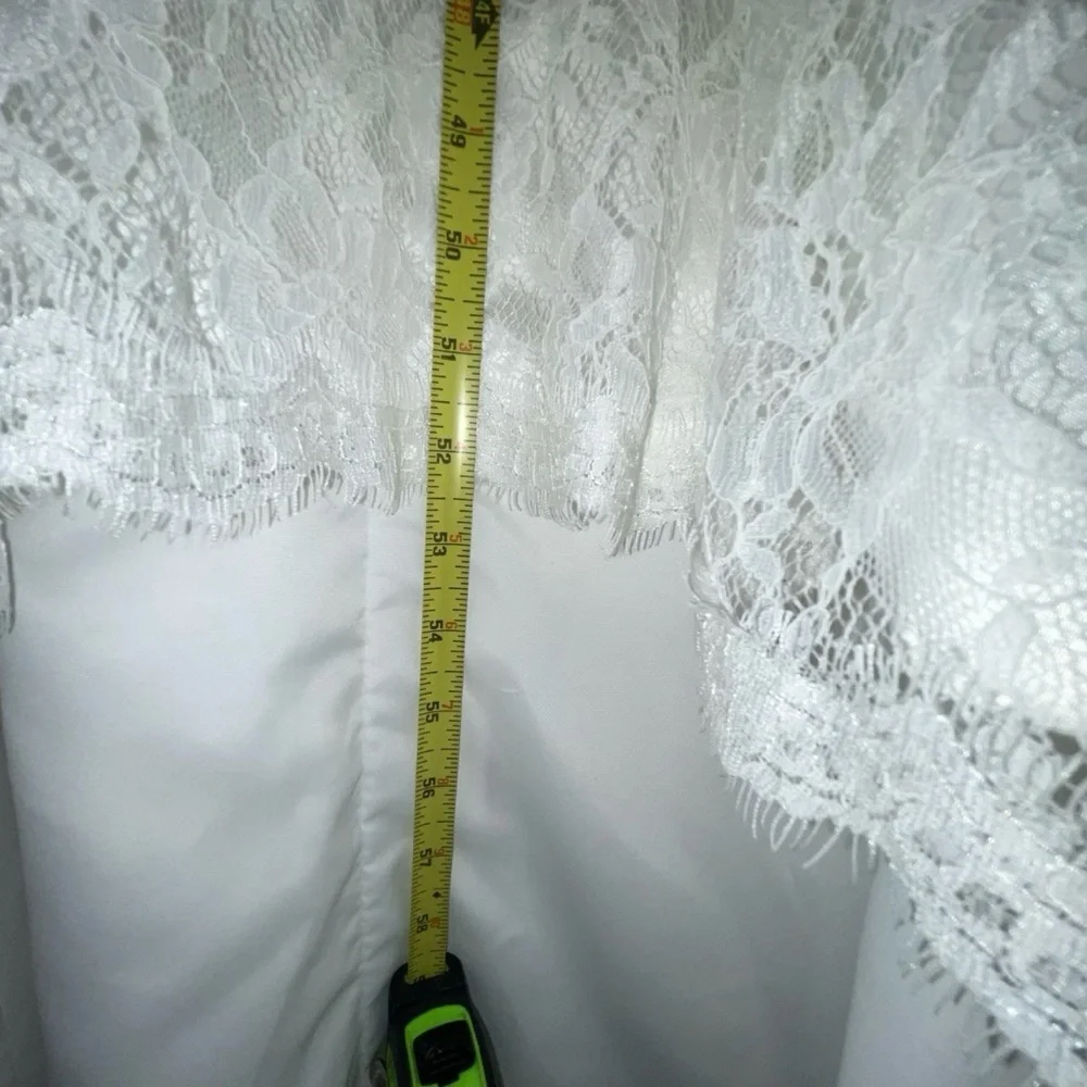 Elegant White Lace Dress - Picture 8 of 9